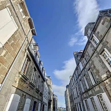 Ferienhaus Maison De Charme Au Coeur Historique - 500m Plage, Jardin Prive, Wifi Gratuite - Fr-1-361-135 *
