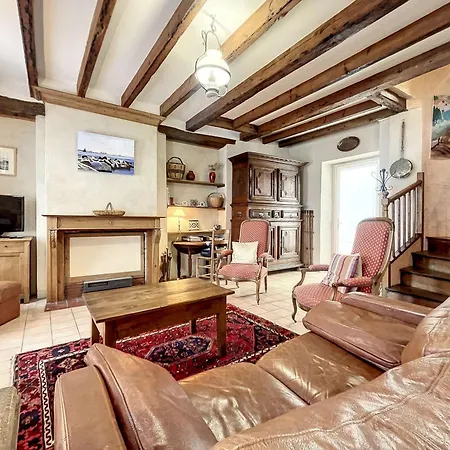 Holiday home Maison De Charme Au Coeur Historique - 500m Plage, Jardin Prive, Wifi Gratuite - Fr-1-361-135 Granville